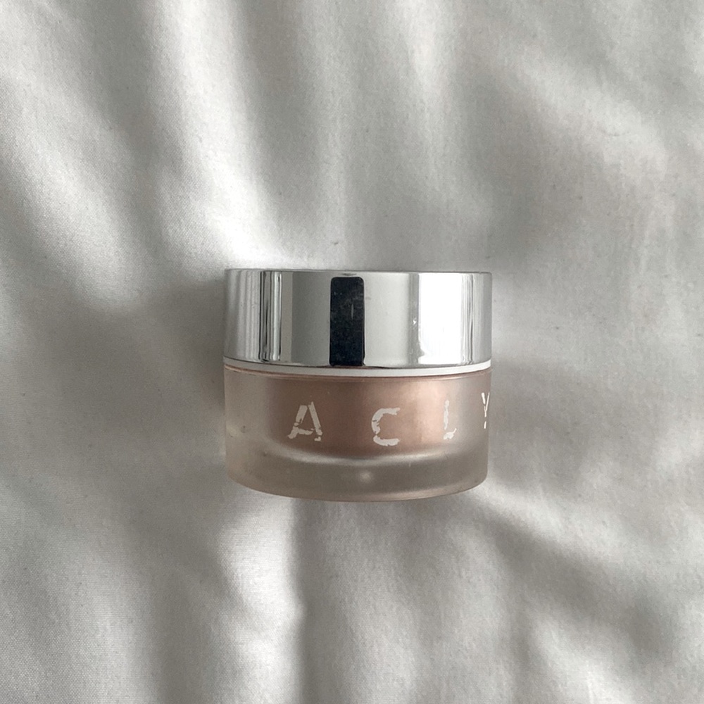 Limited edition Jaclyn Cosmetics loose highlighter